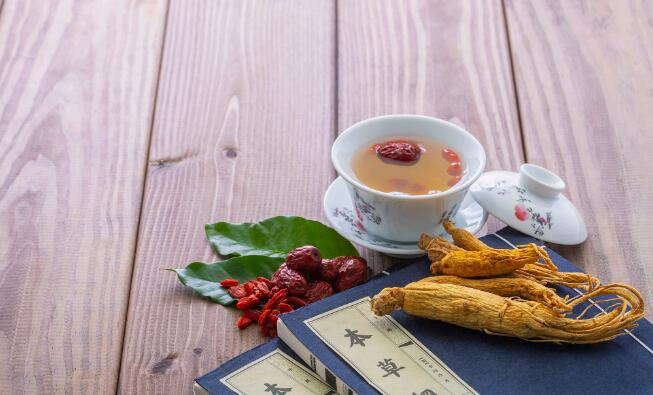 苦瓜煲汤有什么功效网 - 苦瓜煲汤有什么功效和作用,苦瓜煲猪骨汤的功效